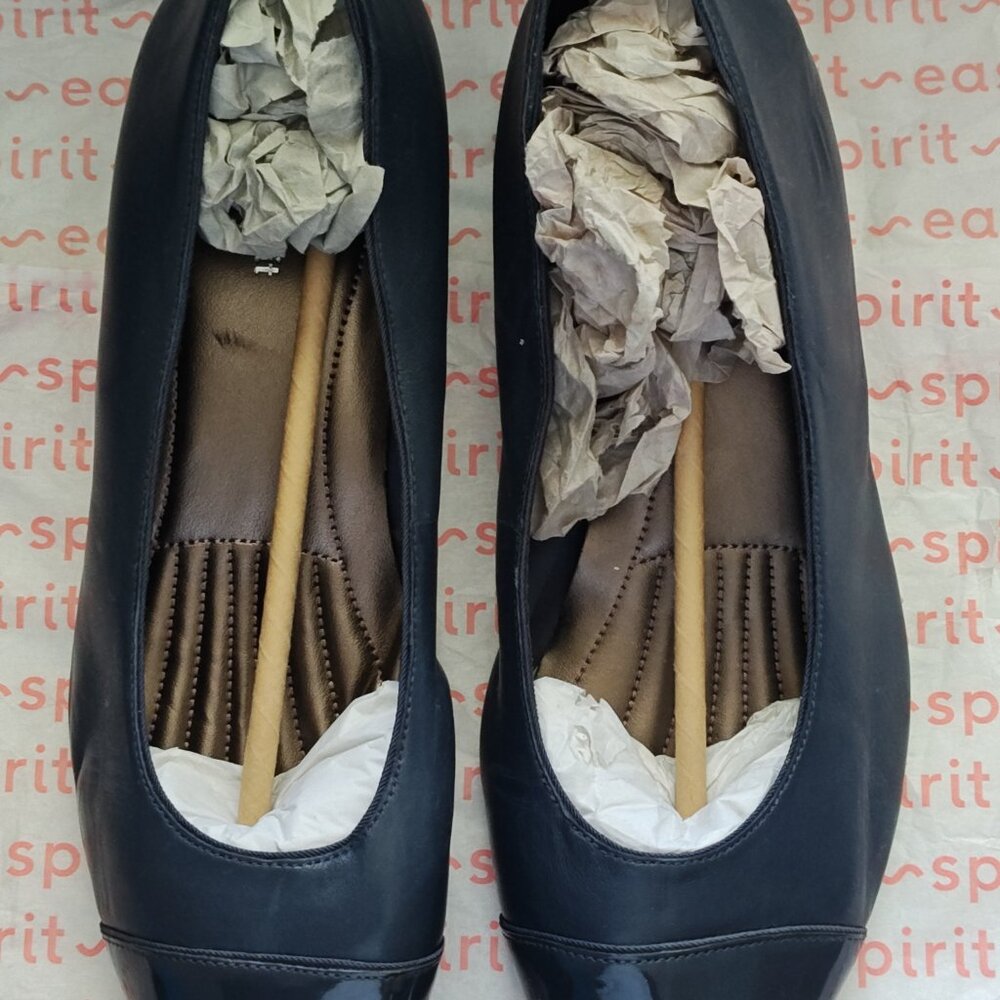 NEW EASY SPIRIT BLUE SHOES   SIZE 9